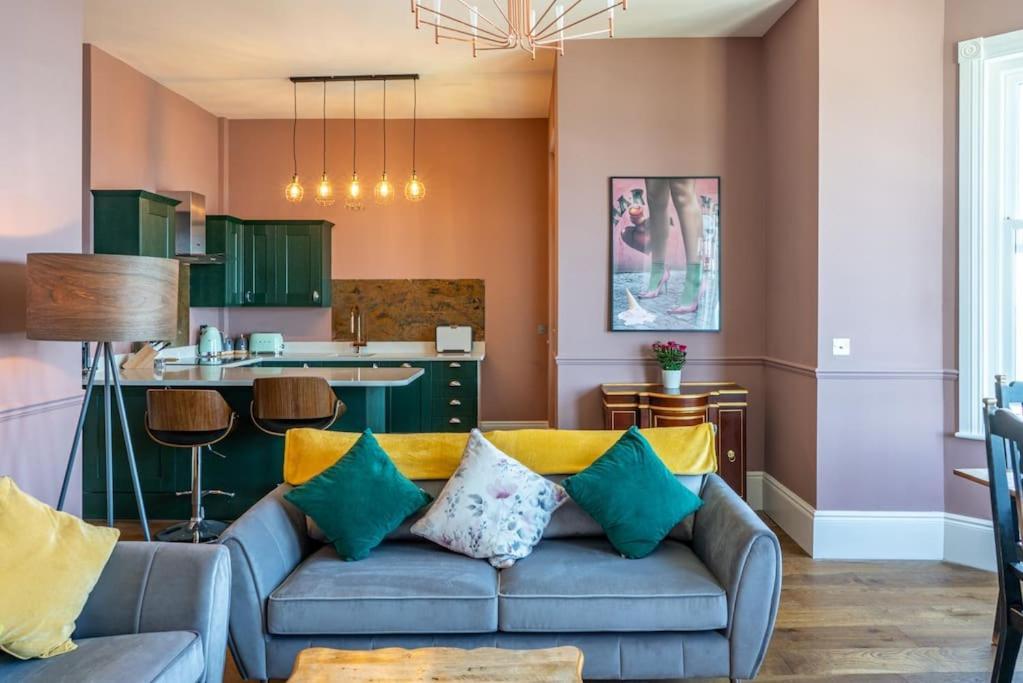Stylish Beachfront Apartment, Sweeping Ocean Views And Luxury Touches Herne Bay Exterior photo