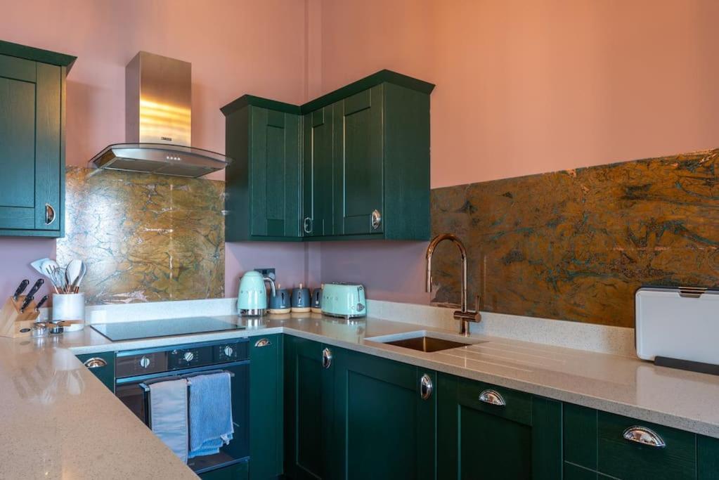 Stylish Beachfront Apartment, Sweeping Ocean Views And Luxury Touches Herne Bay Exterior photo